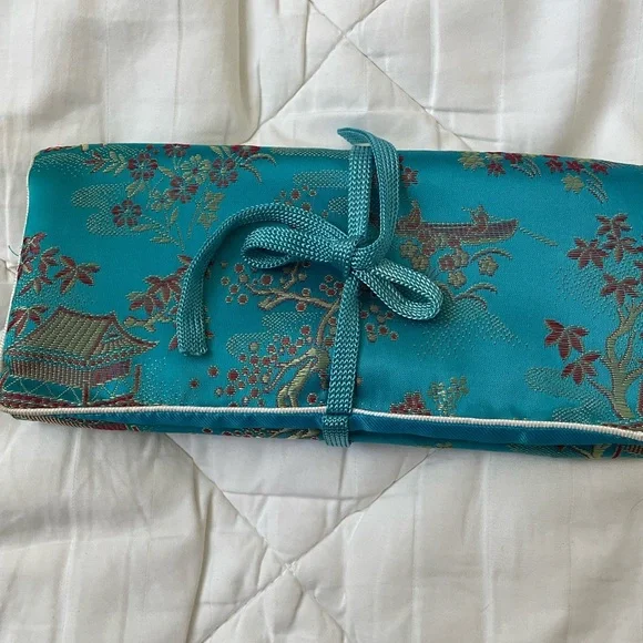 Beautiful turquoise Chinese jewelry roll - Picture 2 of 9